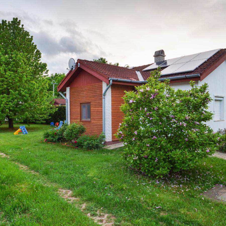 Cseresznyes Apartman Berekfürdő Exterior foto