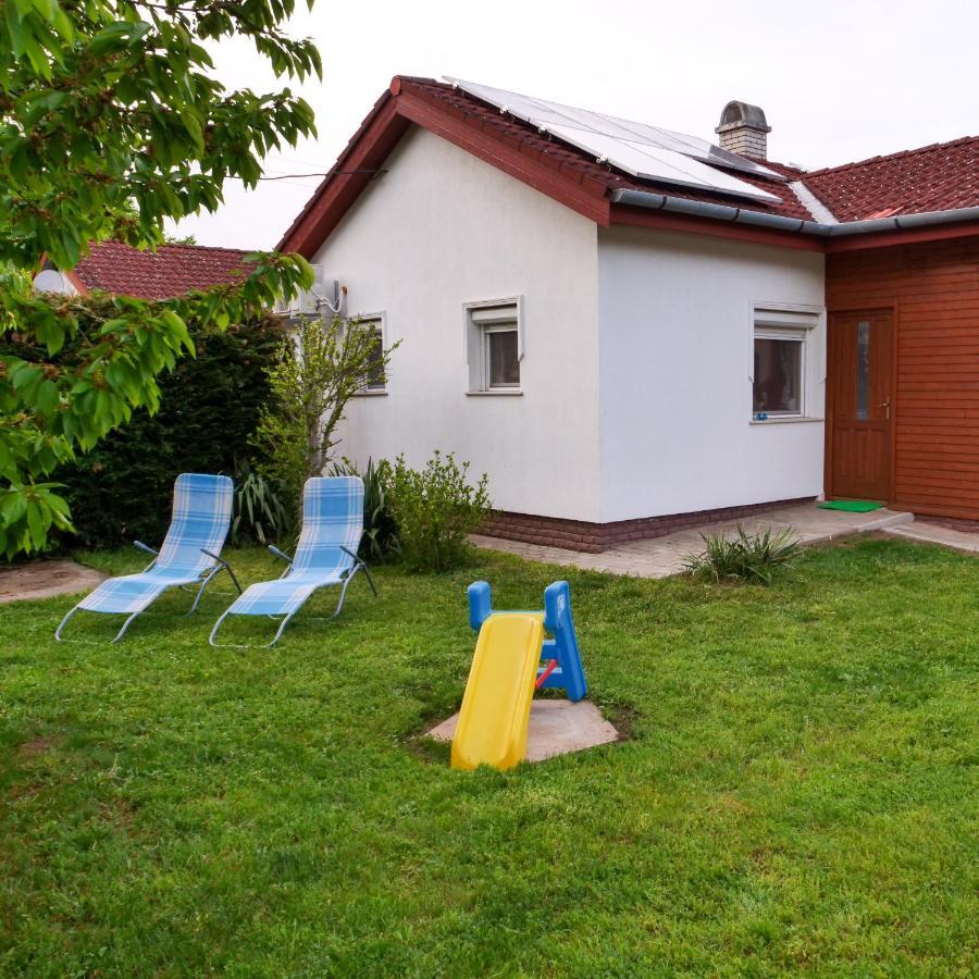 Cseresznyes Apartman Berekfürdő Exterior foto